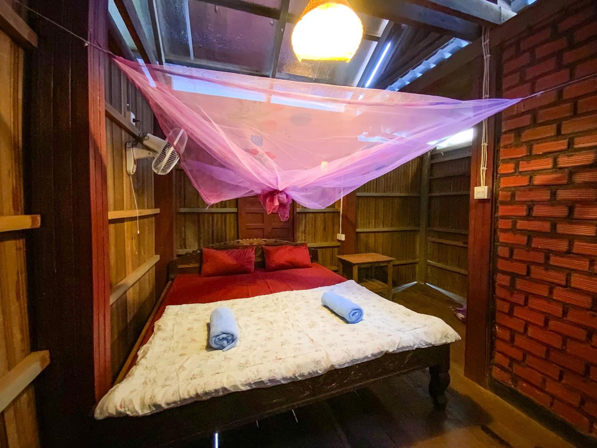 Backpacker Hostel And Jungle Trekking Banlung Номер фото