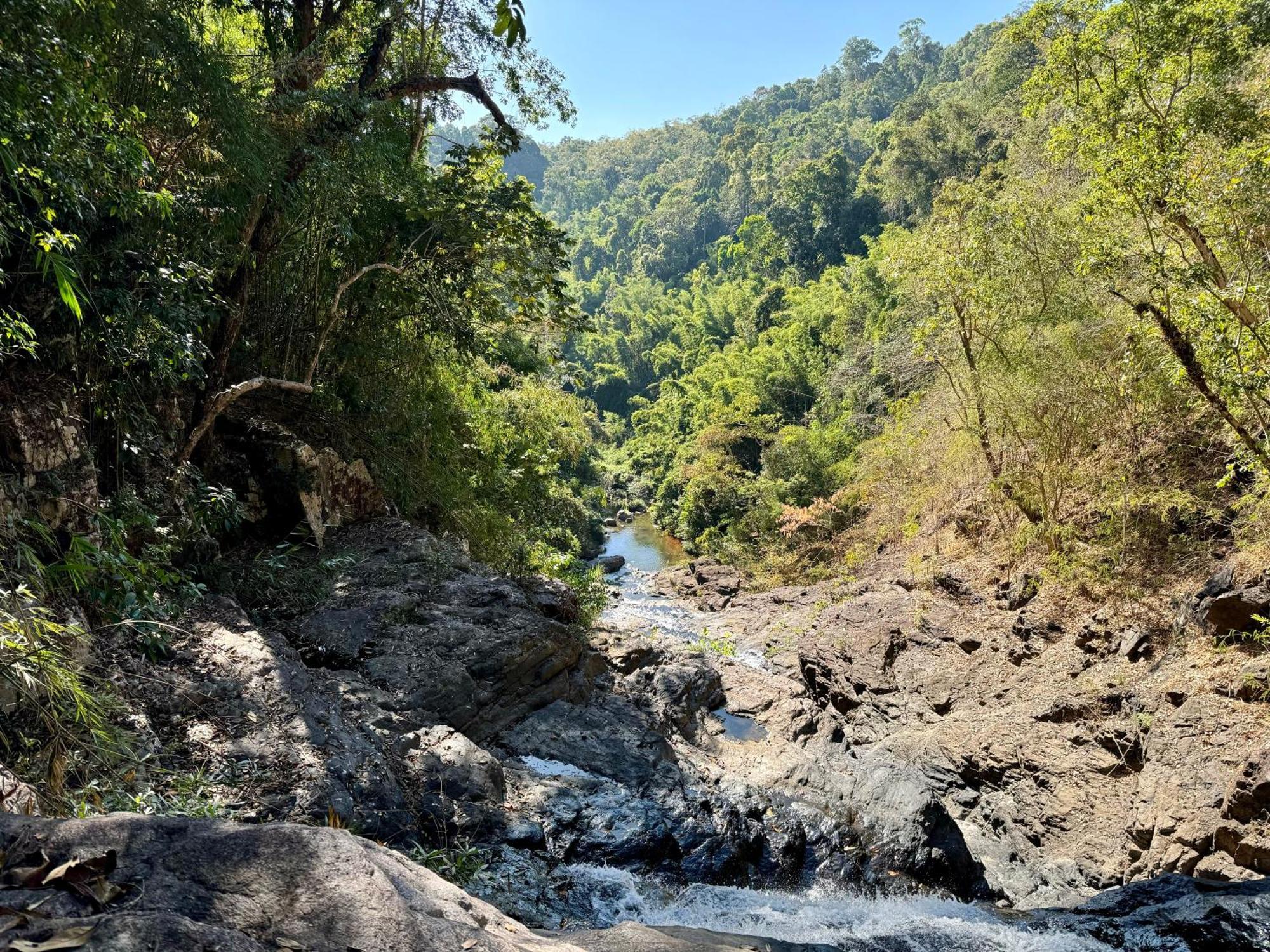 Backpacker Hostel And Jungle Trekking Banlung Экстерьер фото