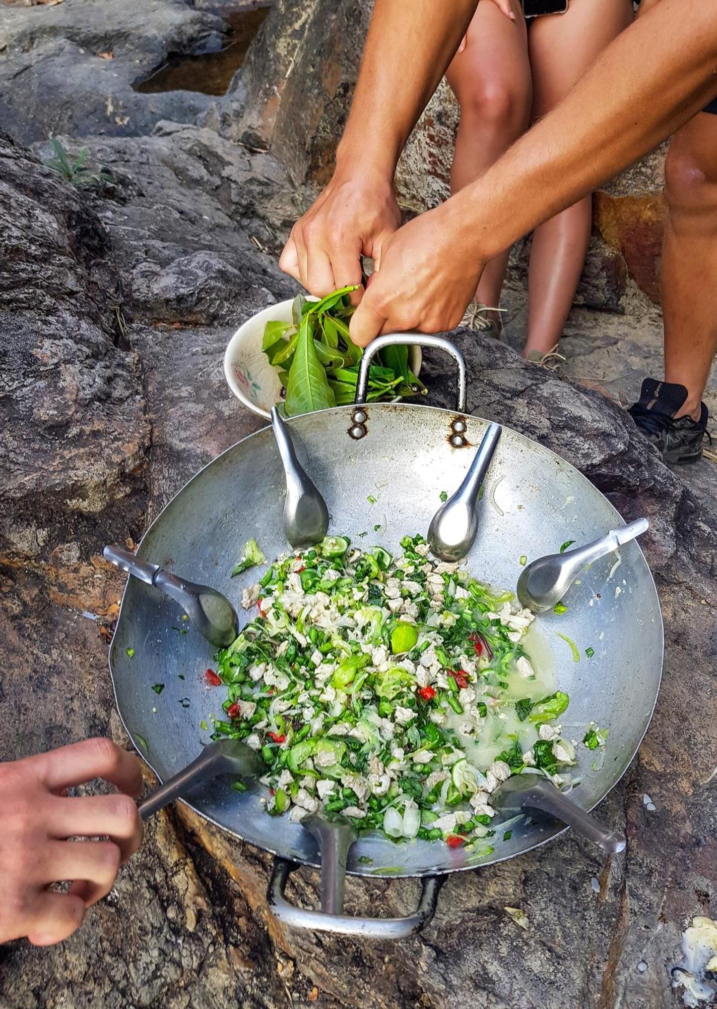 Backpacker Hostel And Jungle Trekking Banlung Экстерьер фото