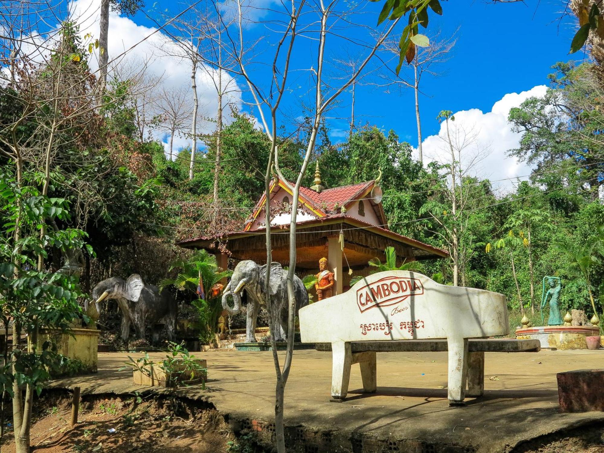 Backpacker Hostel And Jungle Trekking Banlung Экстерьер фото