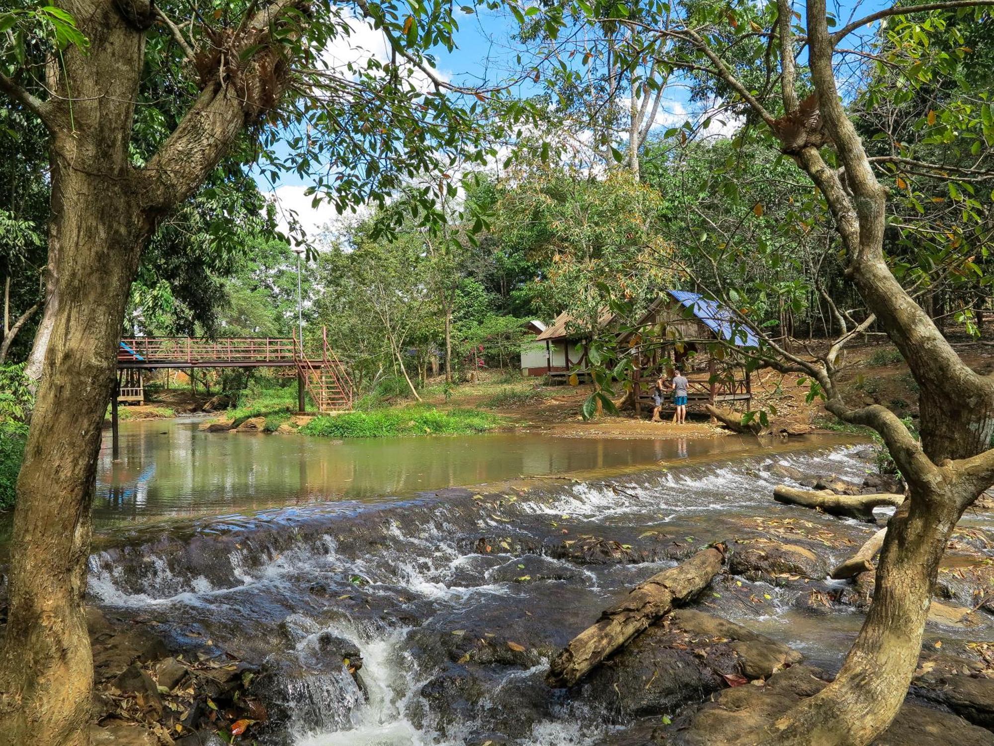 Backpacker Hostel And Jungle Trekking Banlung Экстерьер фото